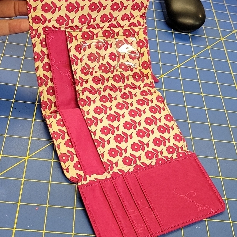 Vera Bradley Quilted Wallet 5.5 x 4 - Picture 4 of 11